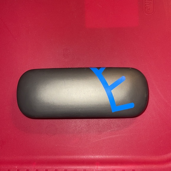 Hard eyeglasses and sunglasses case - Picture 2 of 8